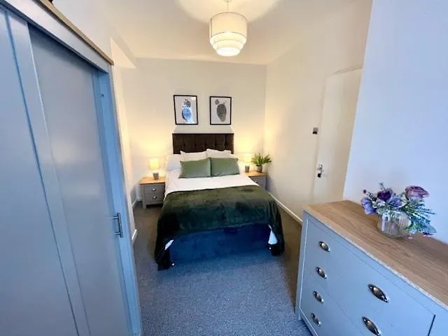 Spacious Two Bedroom Flat In Barry United Kingdom